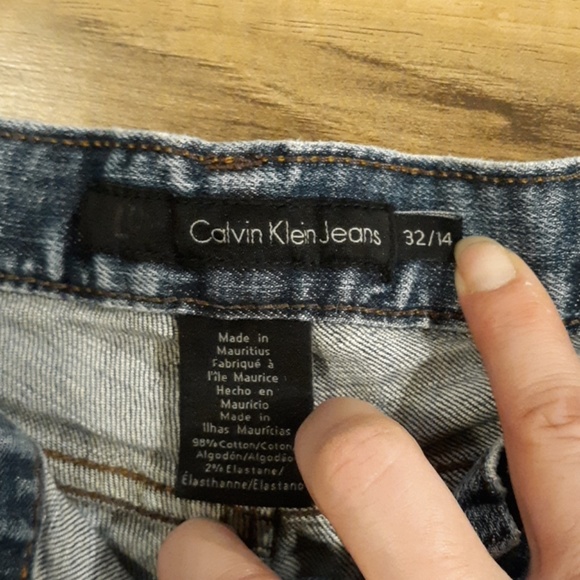 Vintage Calvin Klein Jeans Cutoff Shorts. - Picture 4 of 7